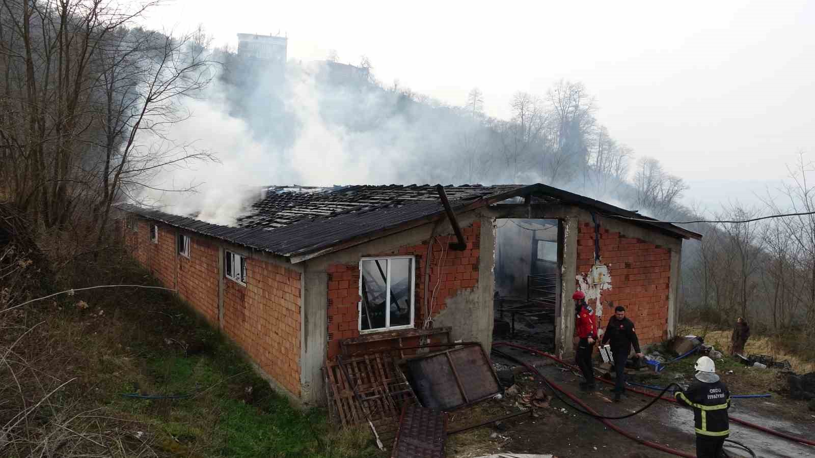 Ordu’da iş yeri ve depo yangını
