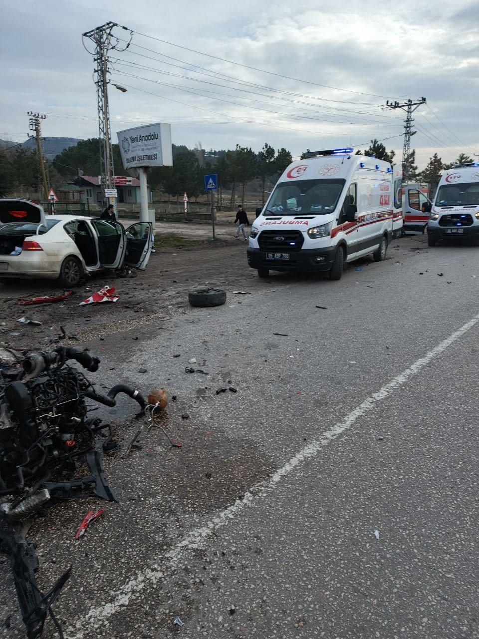 Amasya’da otomobiller kafa kafaya çarpıştı: 7 yaralı
