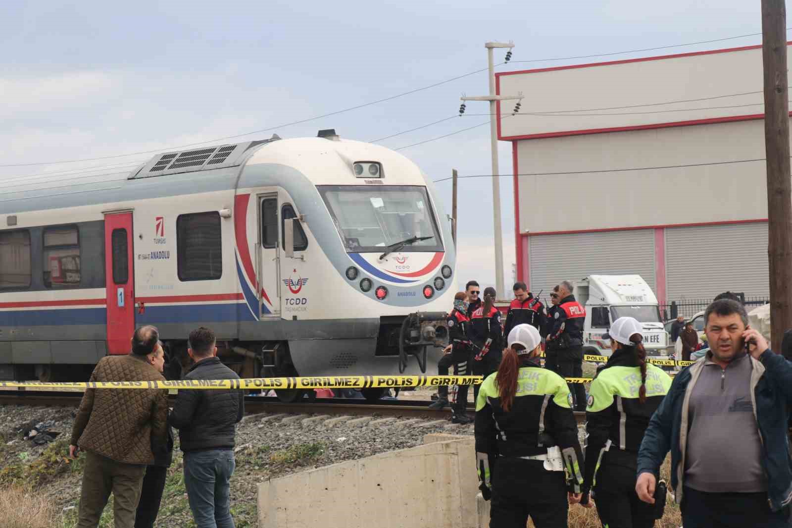 Denizli’de trenin çarptığı adam hayatını kaybetti
