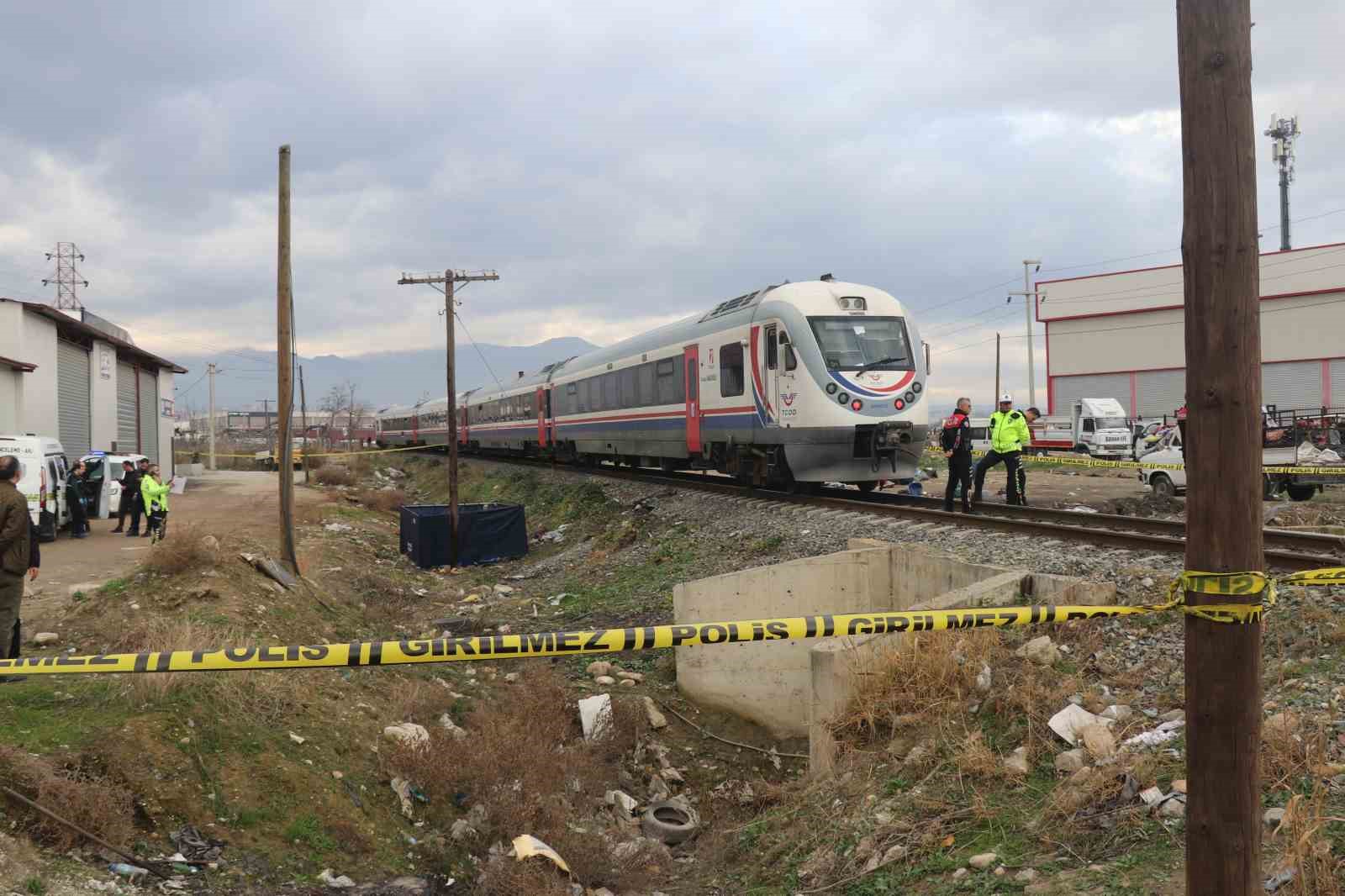 Denizli’de trenin çarptığı adam hayatını kaybetti
