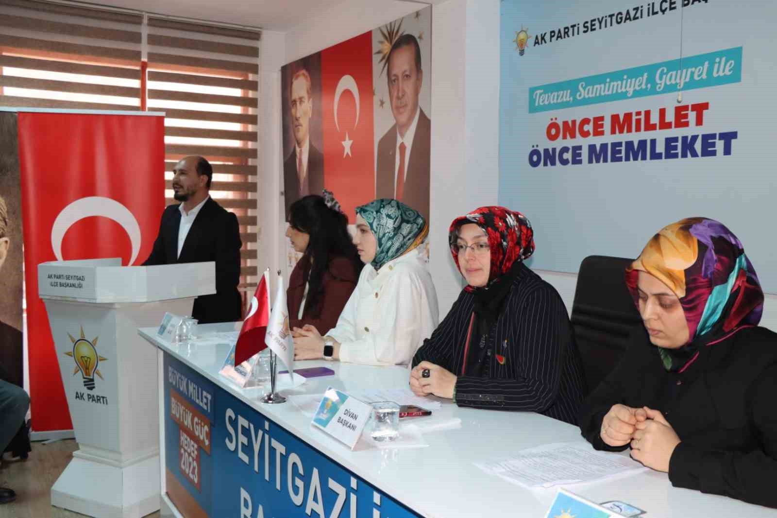 AK Parti Seyitgazi Kadın Kolları’nda devir teslim töreni
