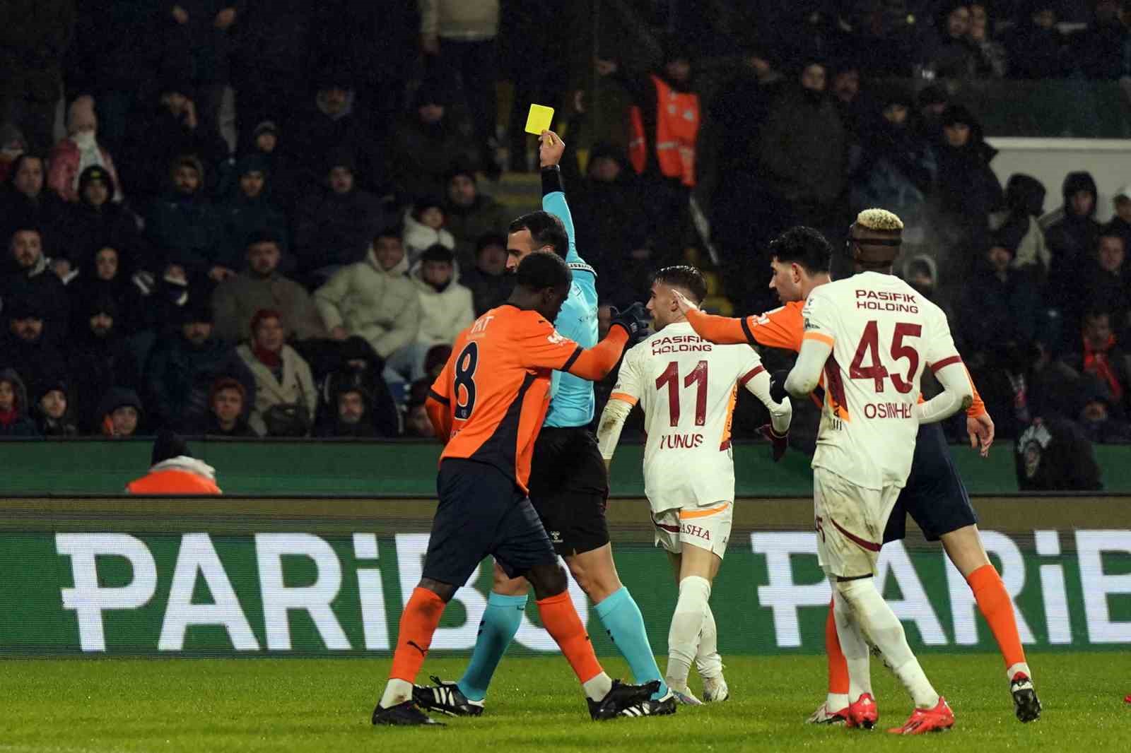 Trendyol Süper Lig: Başakşehir: 0 - Galatasaray: 1 (İlk yarı)
