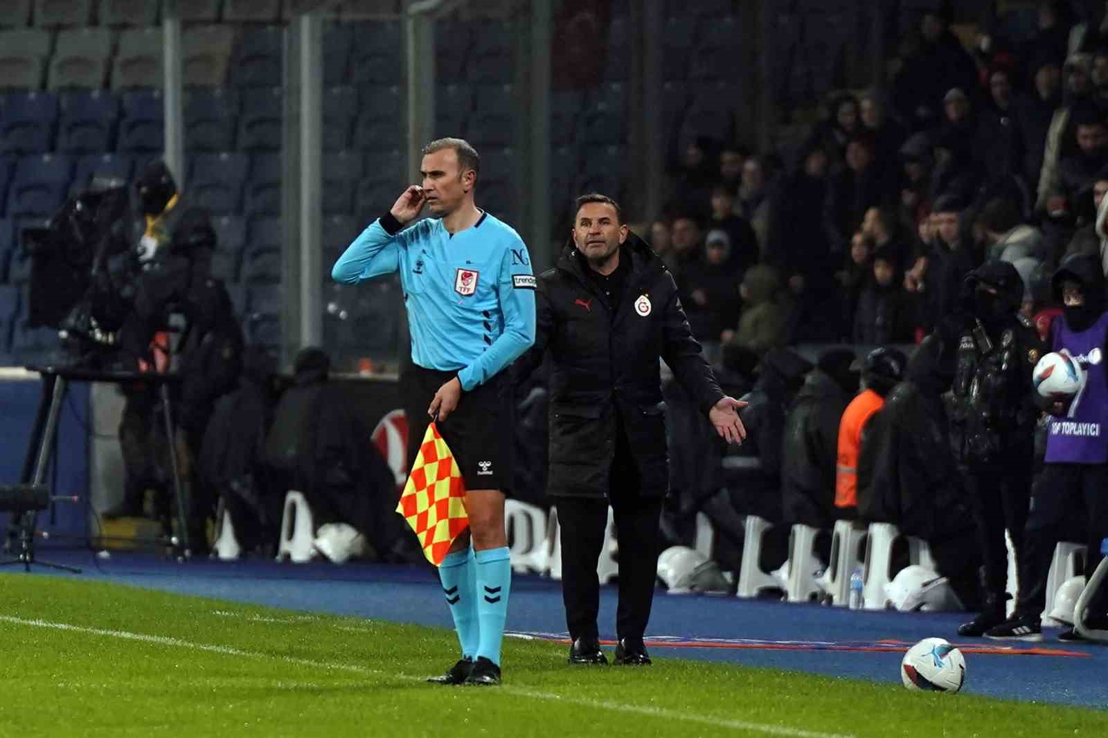 Trendyol Süper Lig: Başakşehir: 0 - Galatasaray: 1 (İlk yarı)
