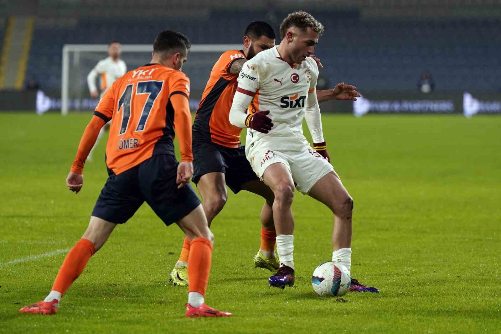 Trendyol Süper Lig: Başakşehir: 0 - Galatasaray: 1 (İlk yarı)
