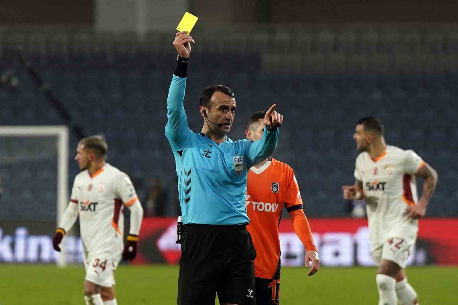 Trendyol Süper Lig: Başakşehir: 0 - Galatasaray: 1 (İlk yarı)
