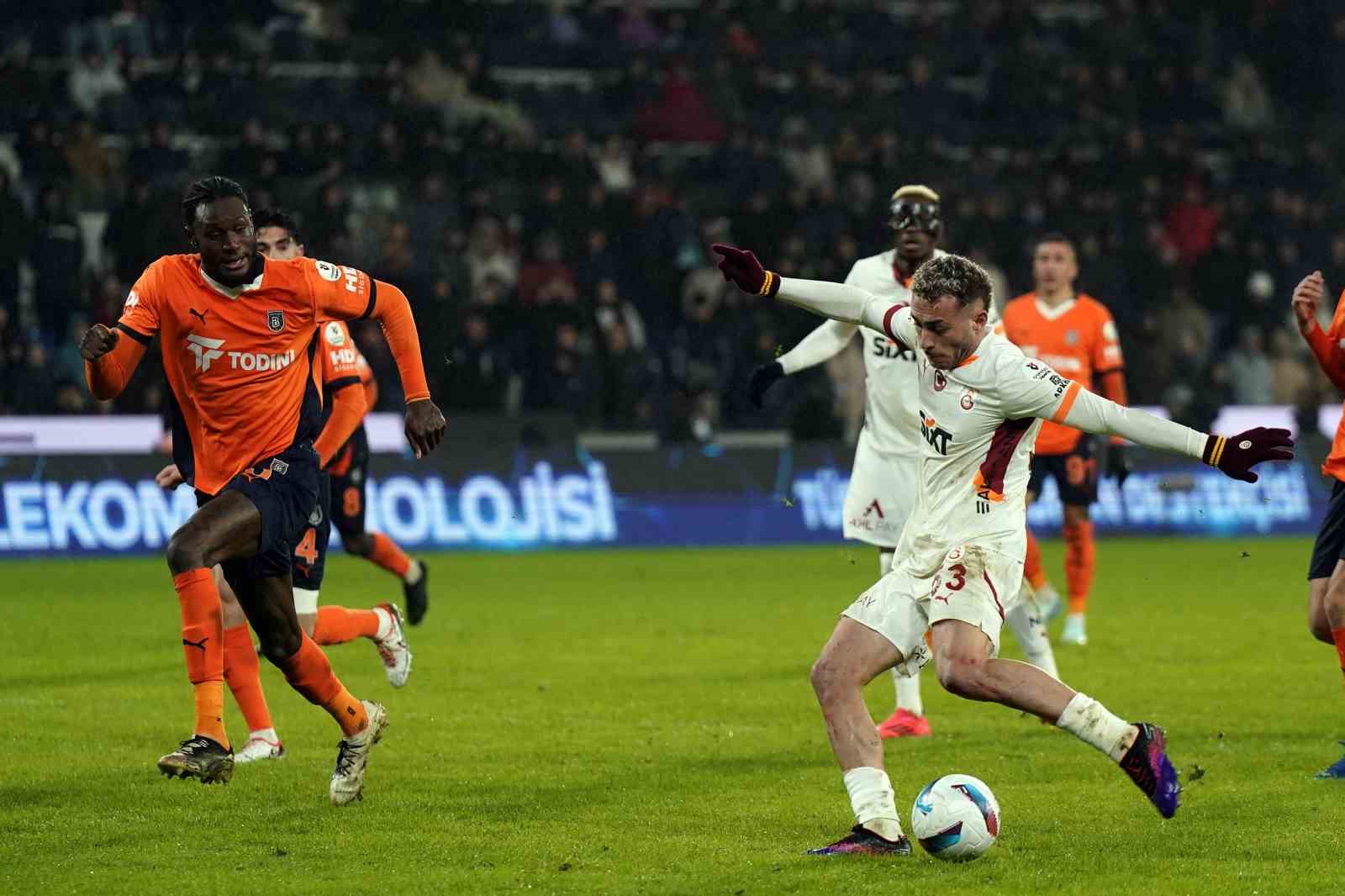 Trendyol Süper Lig: Başakşehir: 0 - Galatasaray: 1 (İlk yarı)
