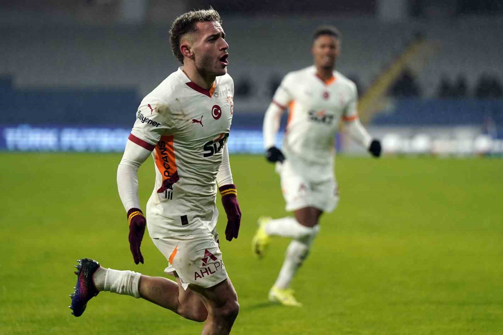 Trendyol Süper Lig: Başakşehir: 0 - Galatasaray: 1 (İlk yarı)
