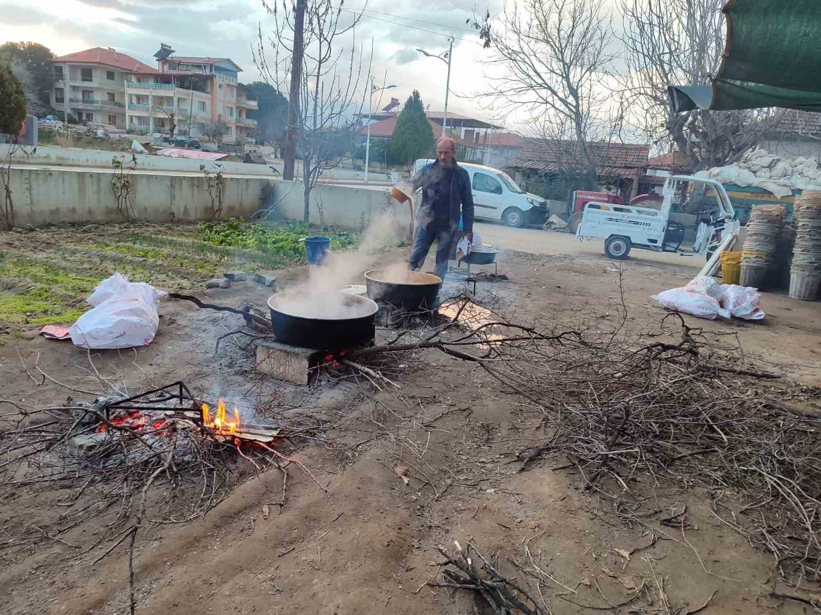 Ocak ayında pekmez kazanları kaynadı
