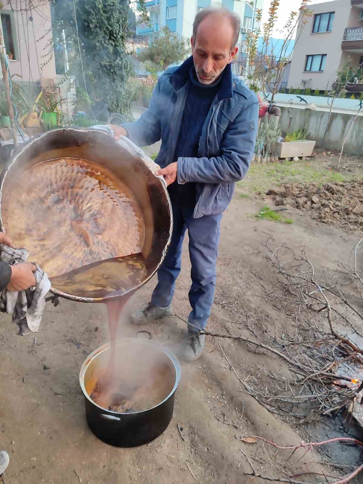 Ocak ayında pekmez kazanları kaynadı
