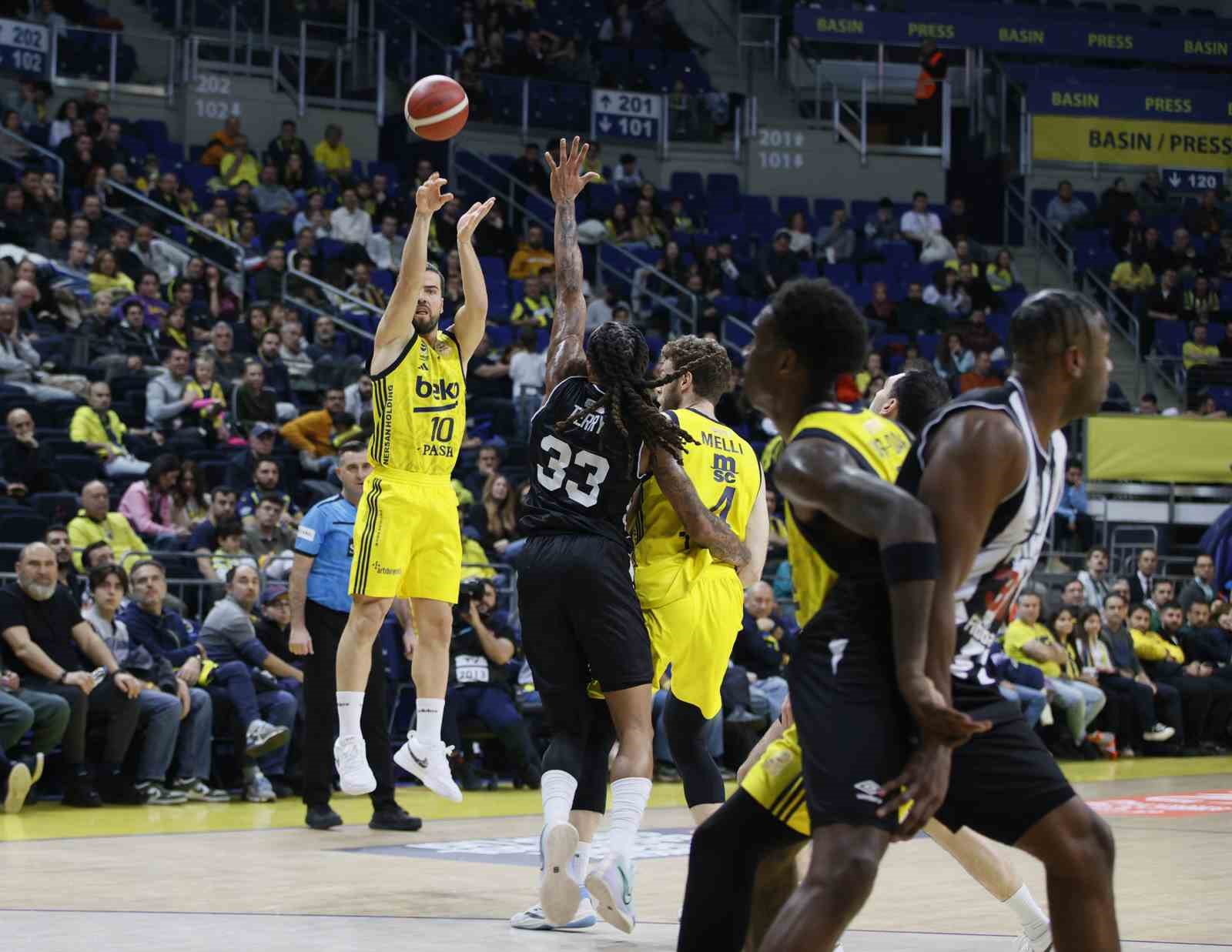 Basketbolda derbinin kazananı Fenerbahçe
