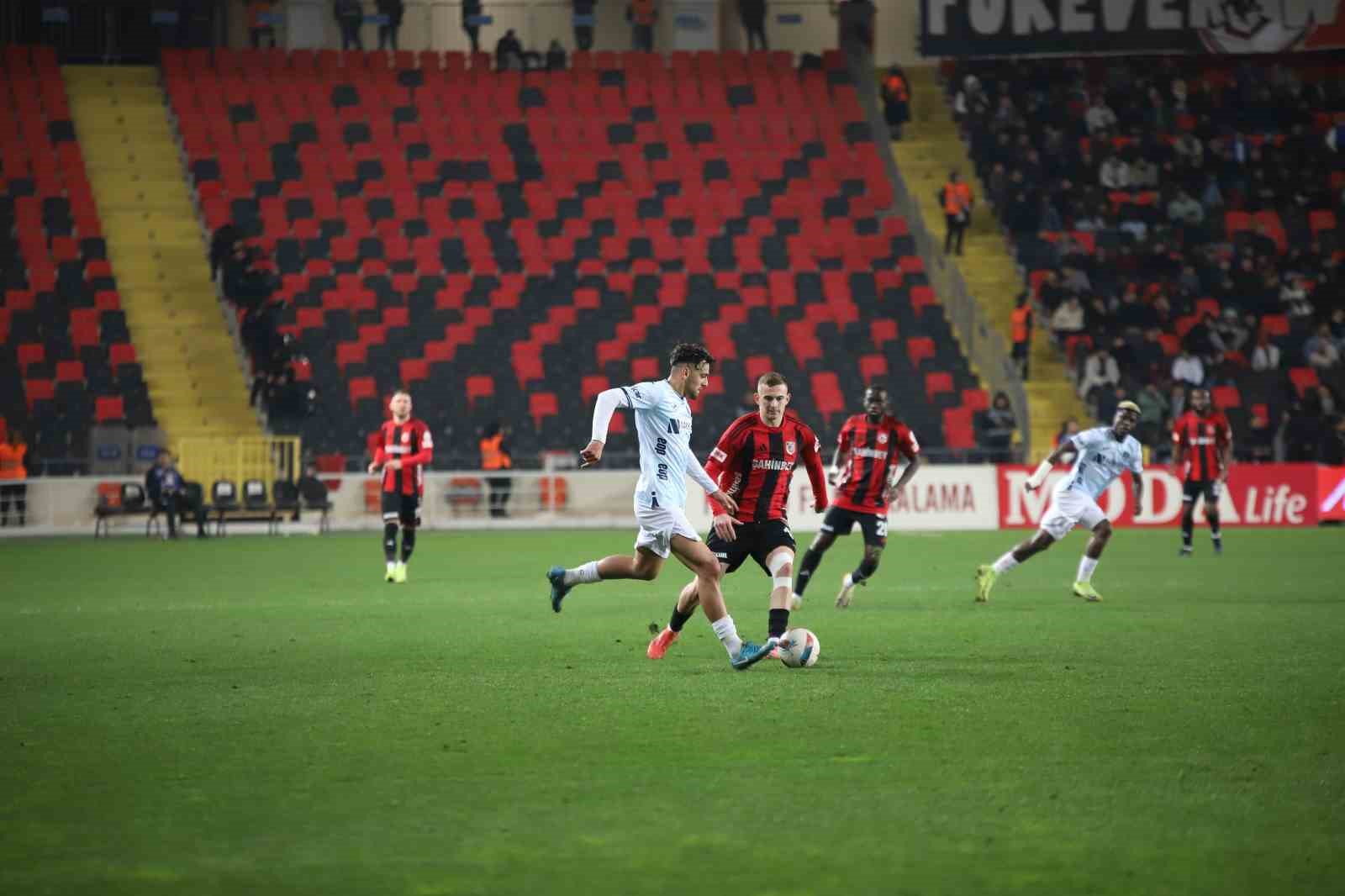 Trendyol Süper Lig: Gaziantep FK: 1 - Adana Demirspor: 0 (Maç sonucu)
