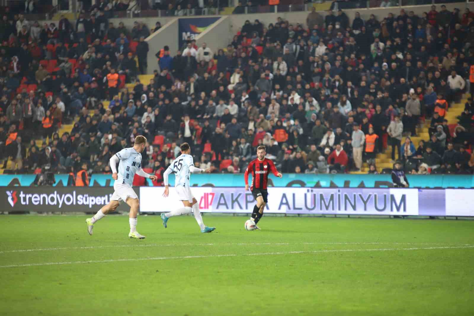 Trendyol Süper Lig: Gaziantep FK: 1 - Adana Demirspor: 0 (Maç sonucu)
