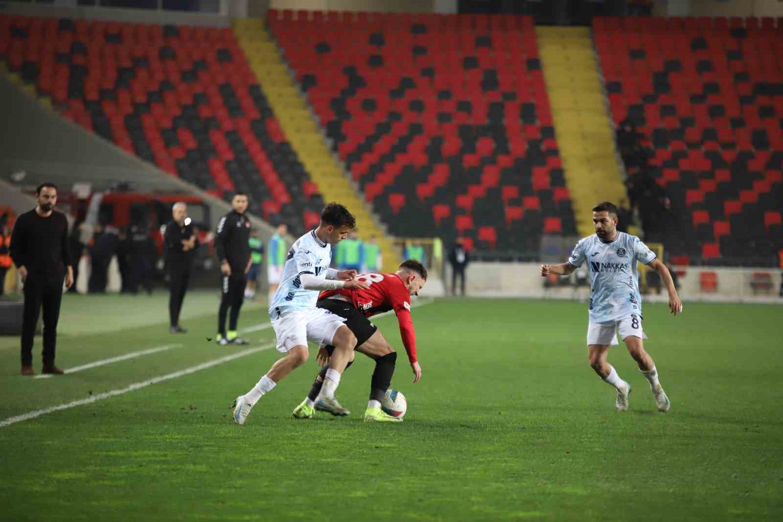 Trendyol Süper Lig: Gaziantep FK: 1 - Adana Demirspor: 0 (Maç sonucu)
