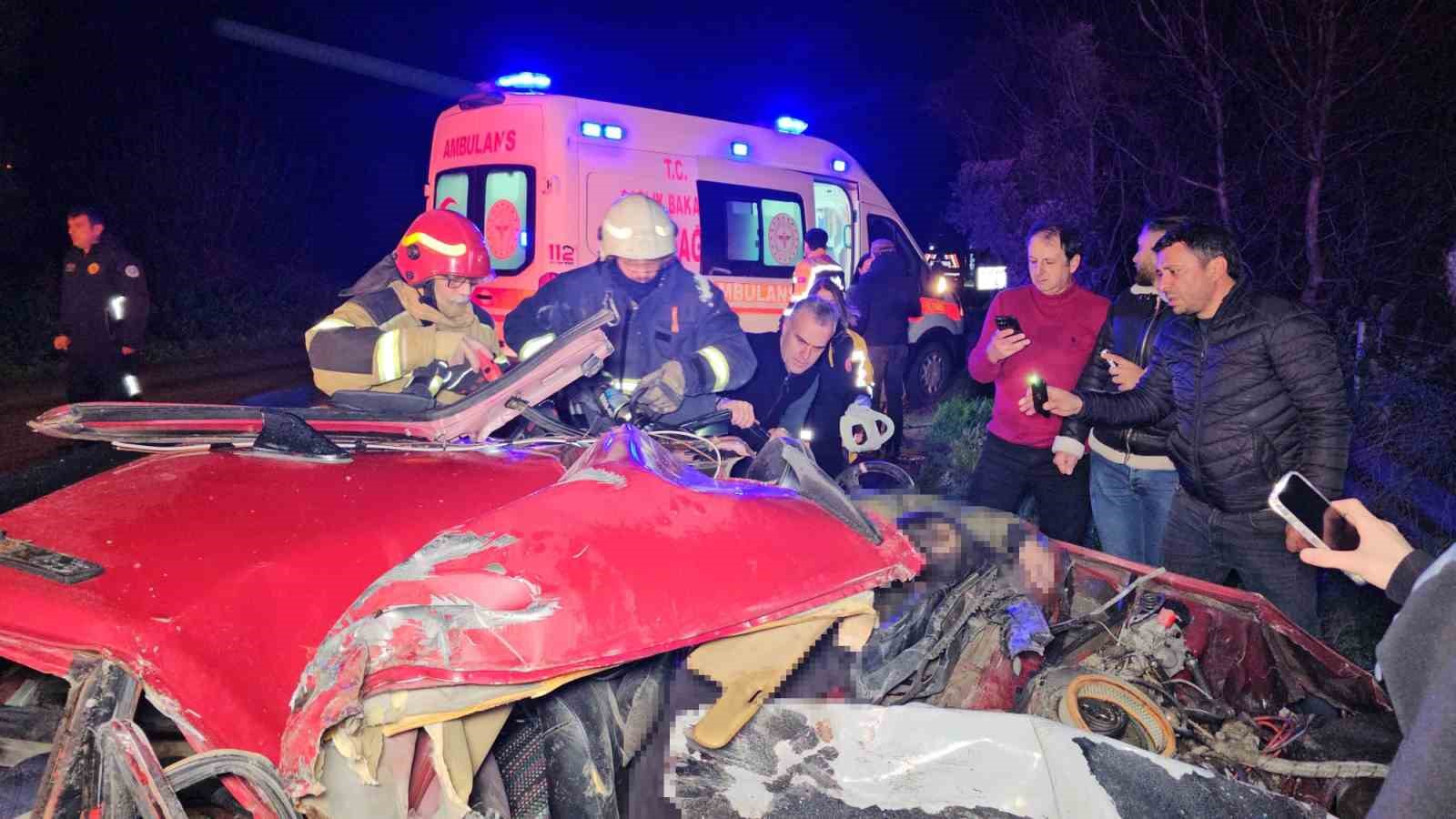 Bursa’da otomobil ile tır çarpıştı: 3 yaralı
