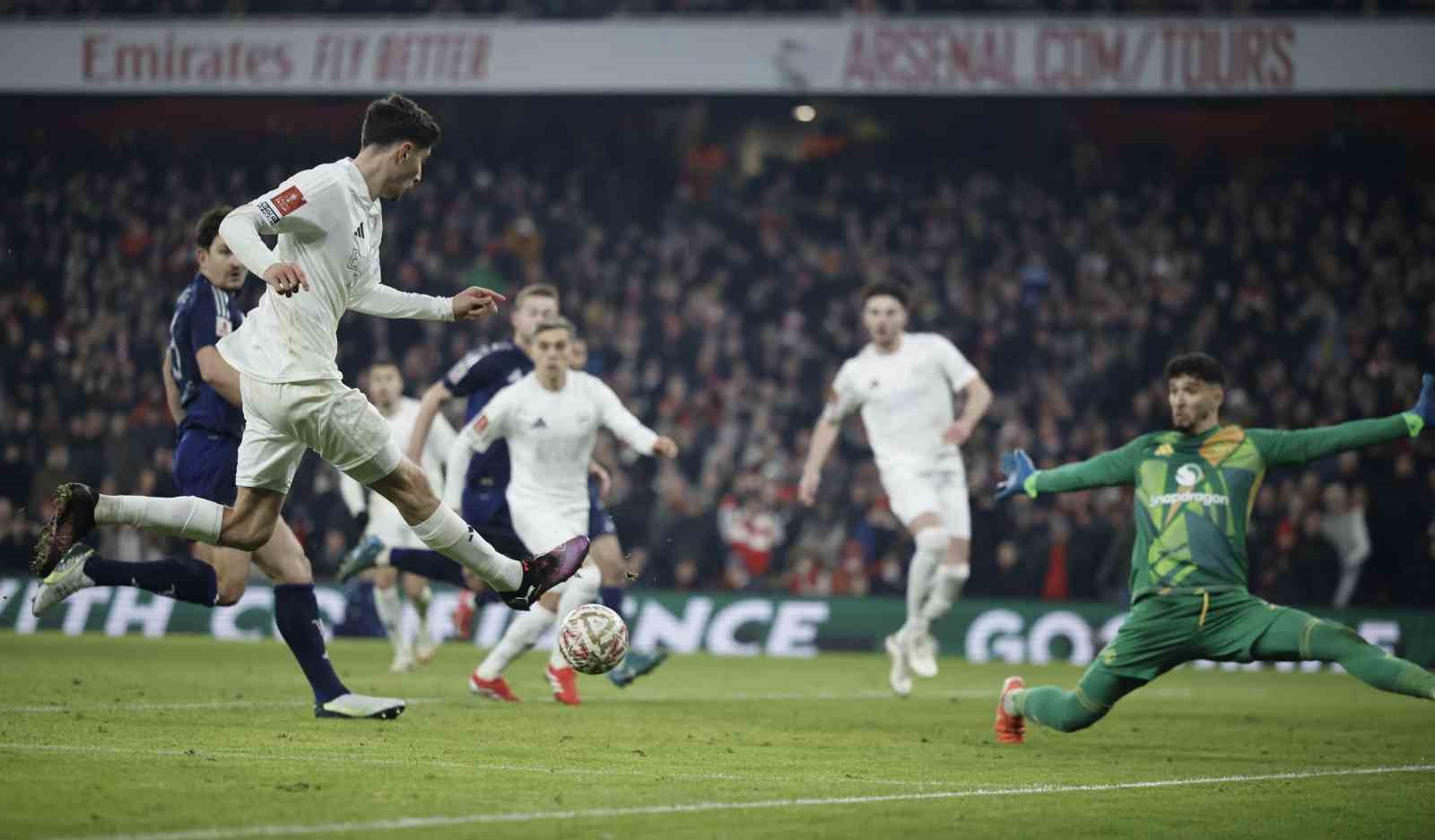 Altay Bayındır, Manchester United’ı FA Cup’ta üst tura taşıdı
