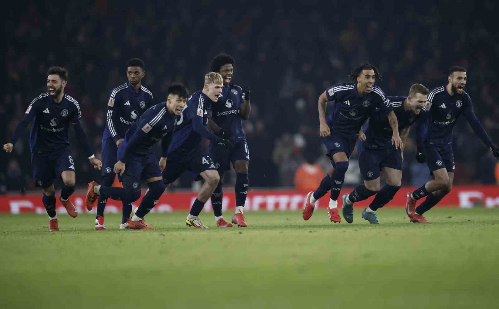 Altay Bayındır, Manchester United’ı FA Cup’ta üst tura taşıdı
