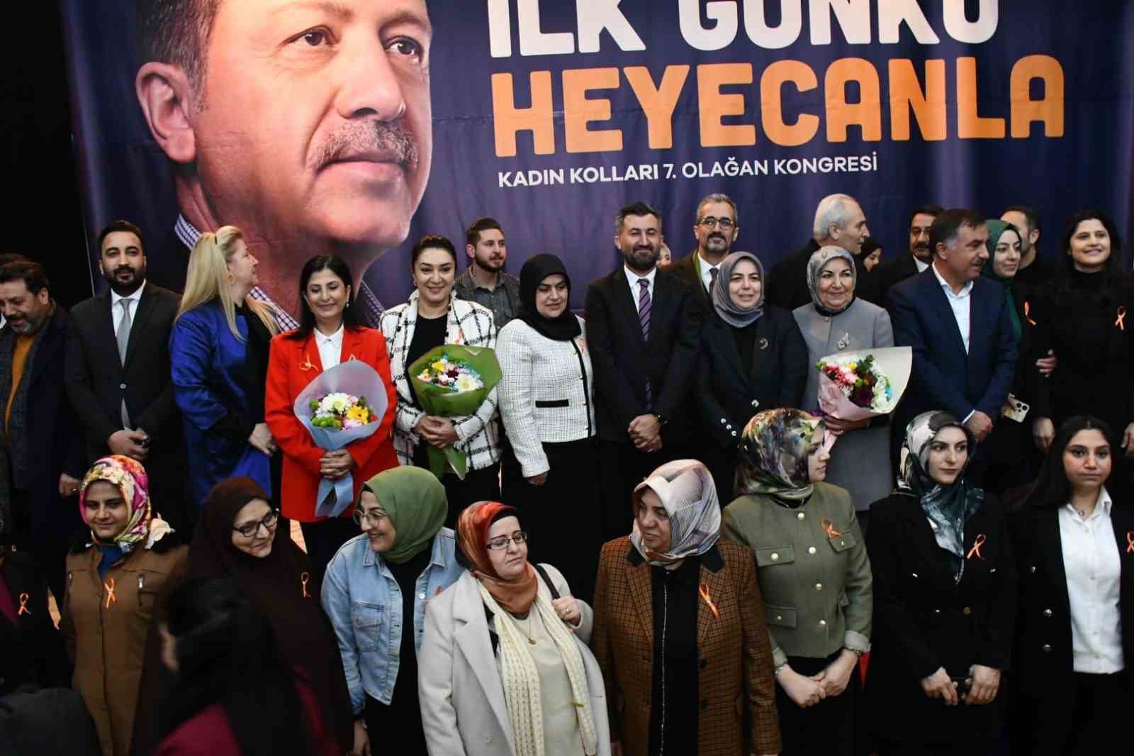 AK Parti Ağrı Kadın Kolları’nda Zeynep Eldem güven tazeledi
