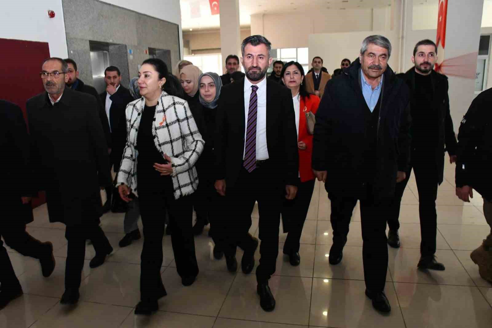 AK Parti Ağrı Kadın Kolları’nda Zeynep Eldem güven tazeledi
