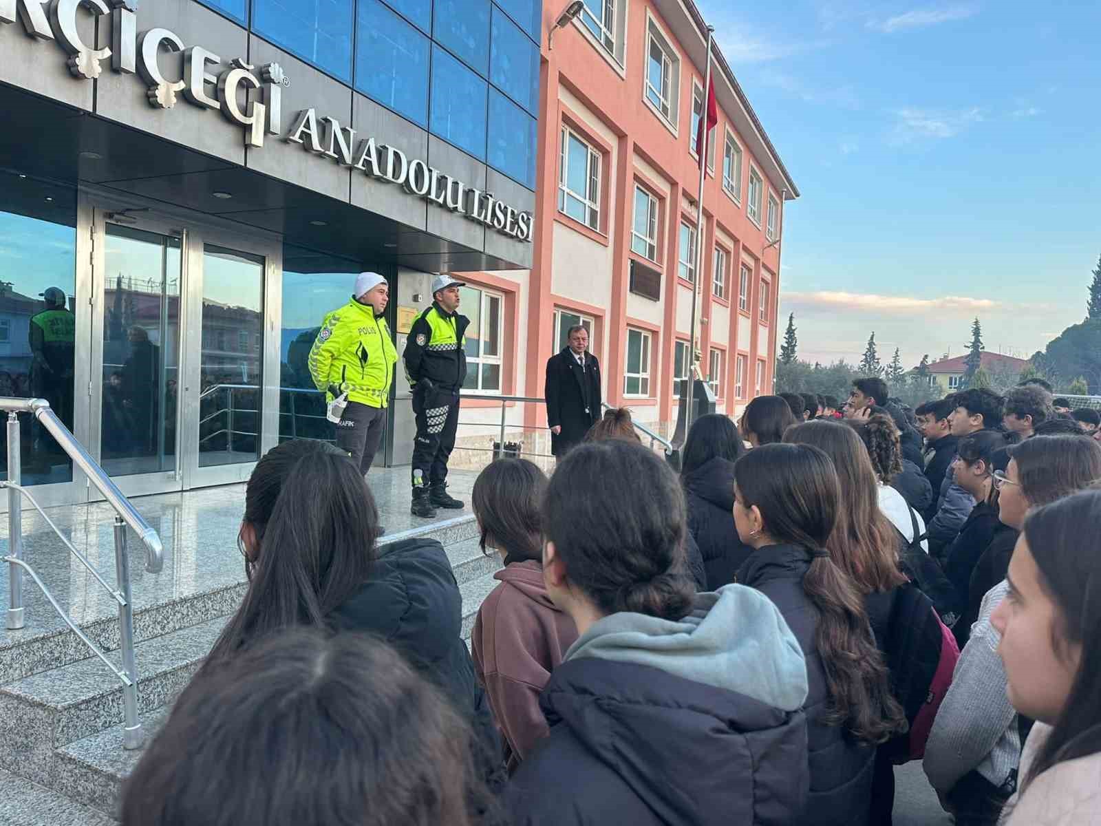 Karacasu’da öğrencilere trafik güvenliği eğitimi
