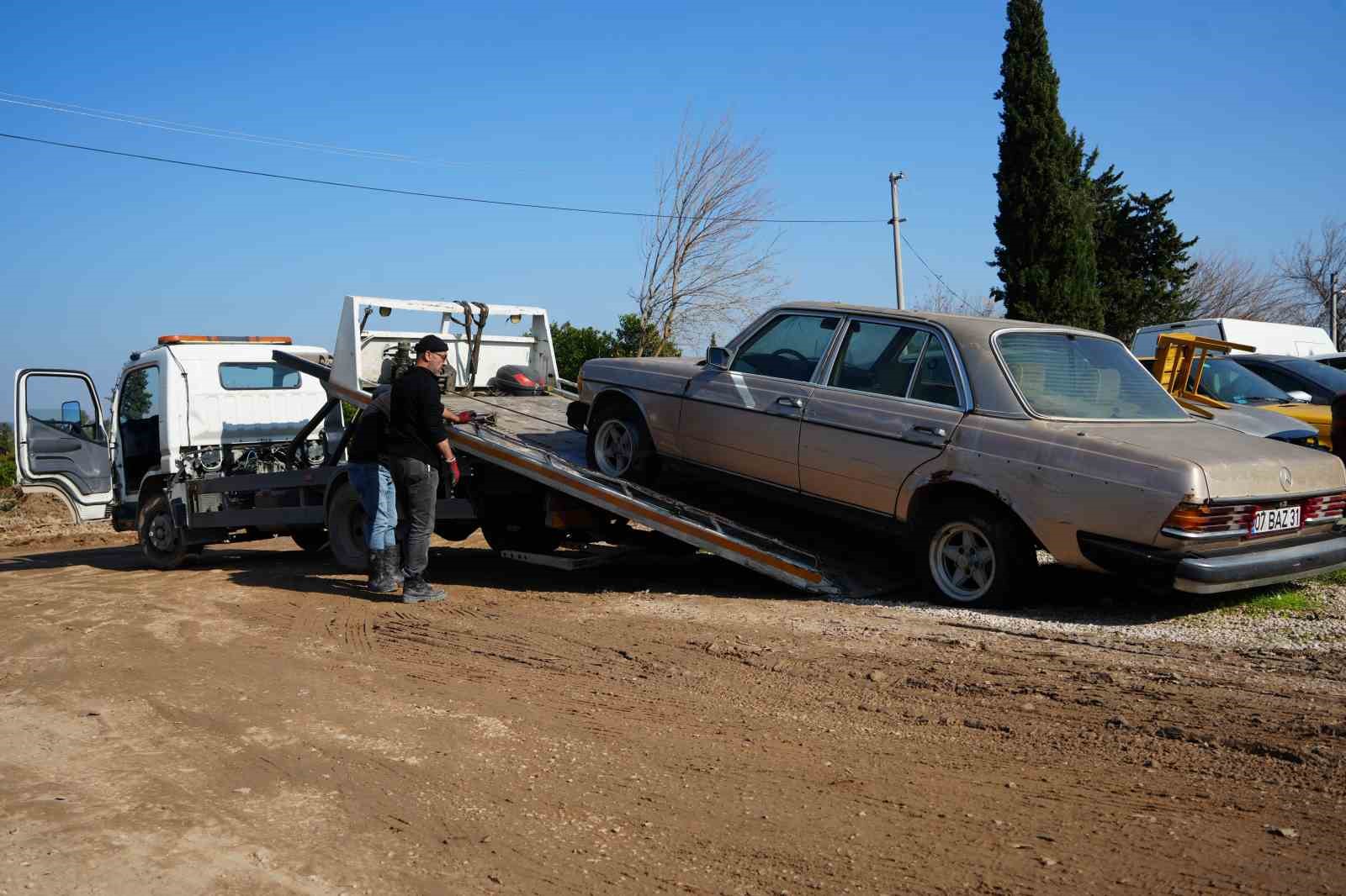 Milli servet otoparklarda çürümeye terk edildi, aralarında 21 yıldır bekleyen var
