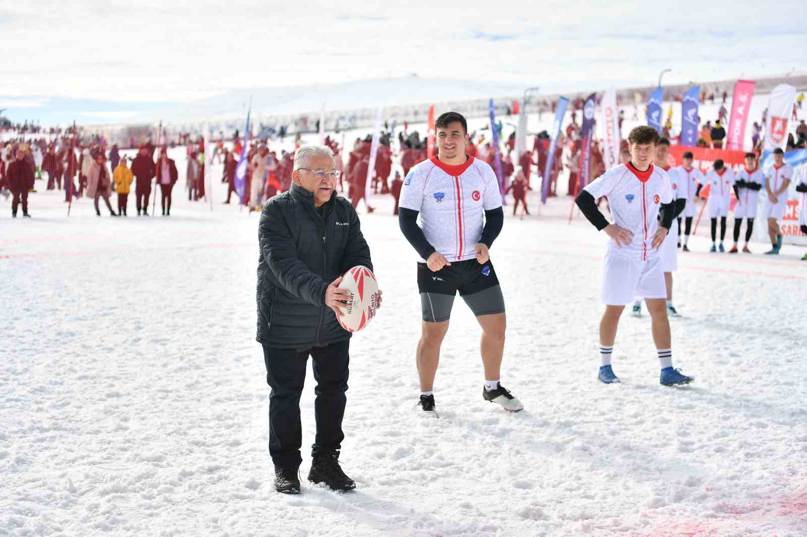 Erciyes’te Kar Ragbi Türkiye Şampiyonası nefes kesti
