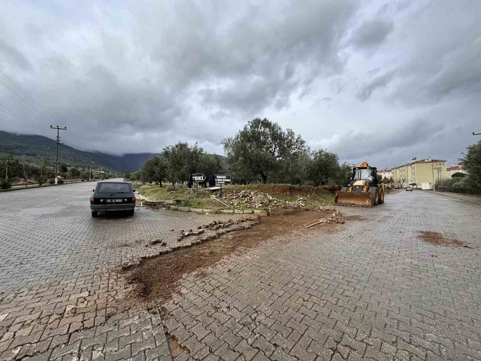 Karacasu’da yol bakım çalışmaları sürüyor
