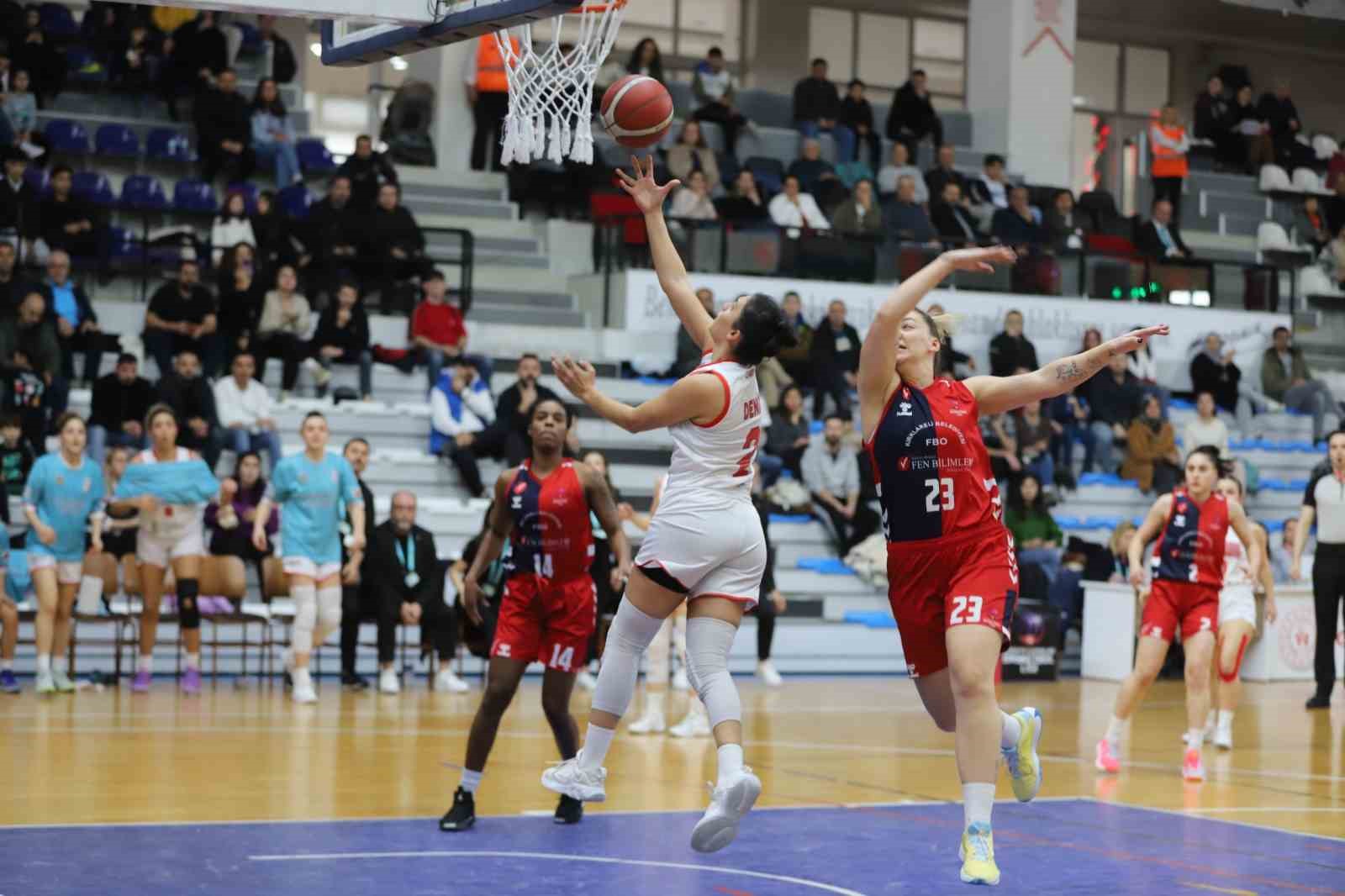 Manisa’nın tek kadın basketbol takımı, evinde yenilmiyor
