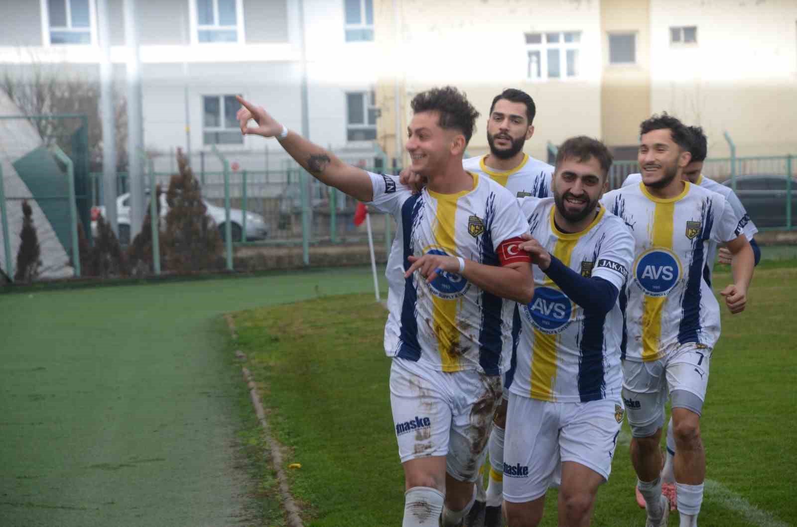 Çaycumaspor galibiyeti Asaf Ali Özkan’a hediye etti
