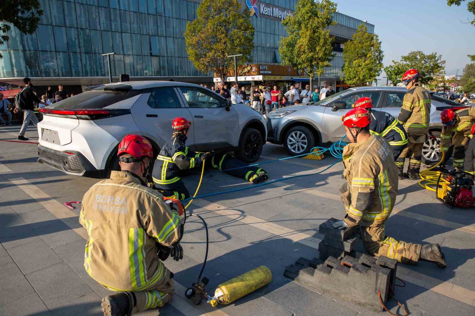 Bursa İtfaiyesi’nden 21 bin olaya müdahale
