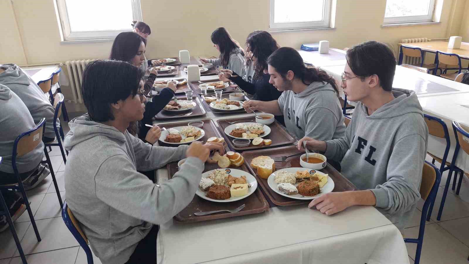 Sinop’taki pansiyonlu okullarda “Anne Mutfağı” ve “Yöresel Lezzetler” uygulaması
