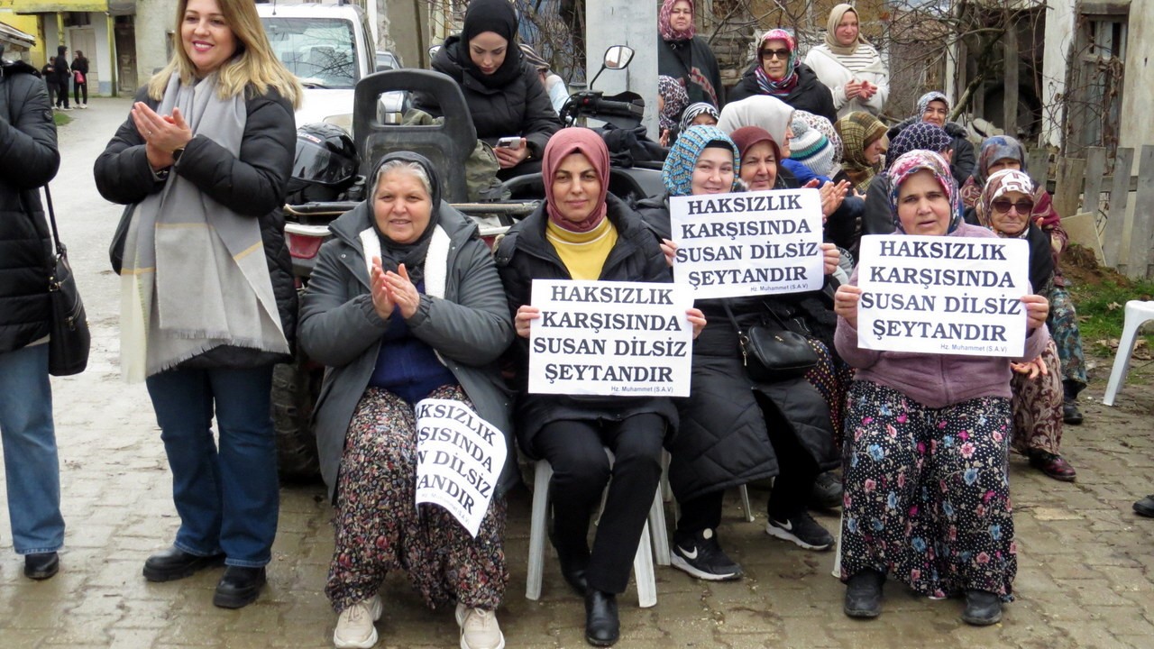 Dolu olmayan barajın suyunu paylaşmak istemeyen mahalleli DSİ’yi protesto etti
