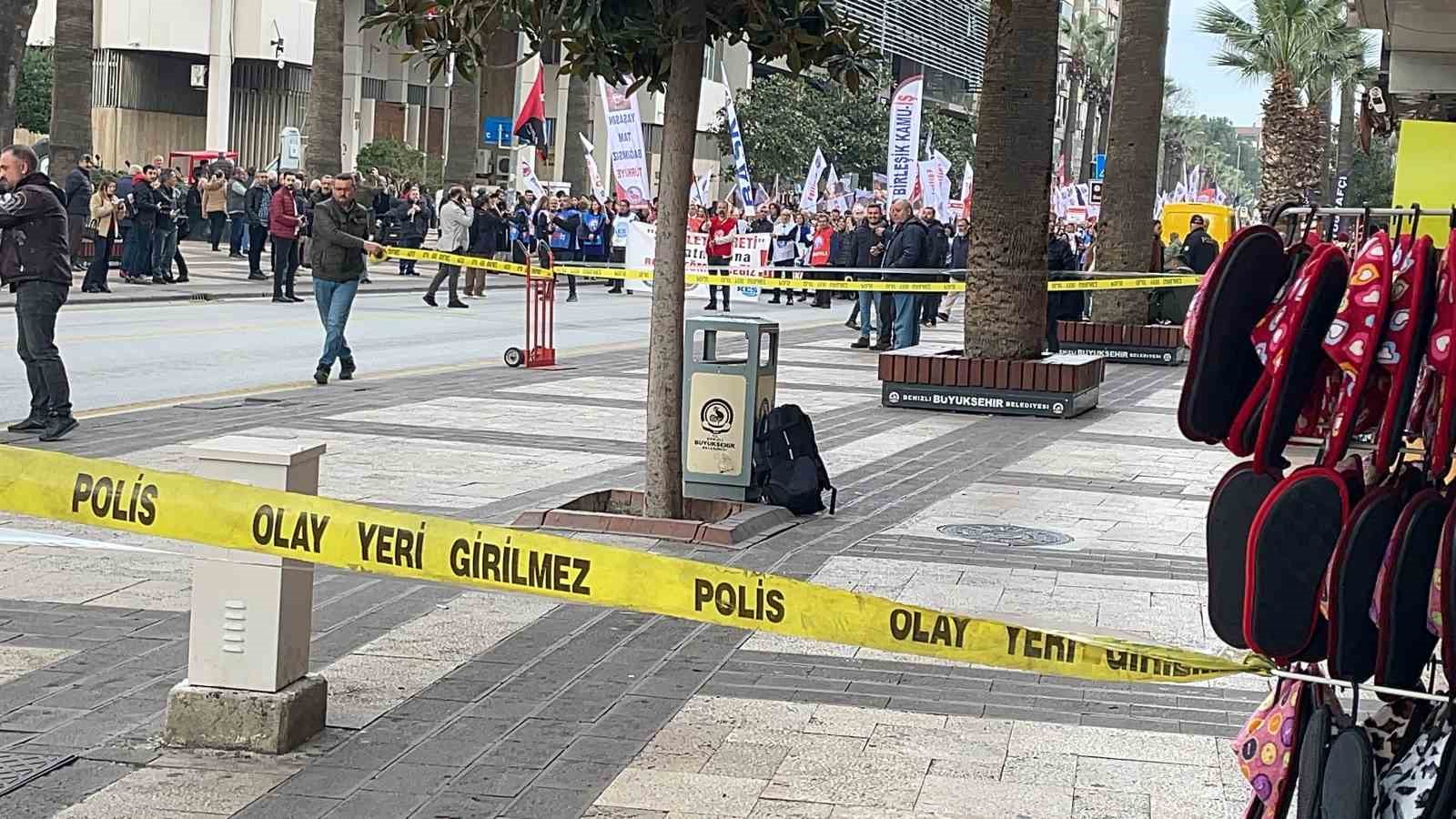 Eylem güzergahına bırakılan sırt çantası fünyeyle patlatıldı
