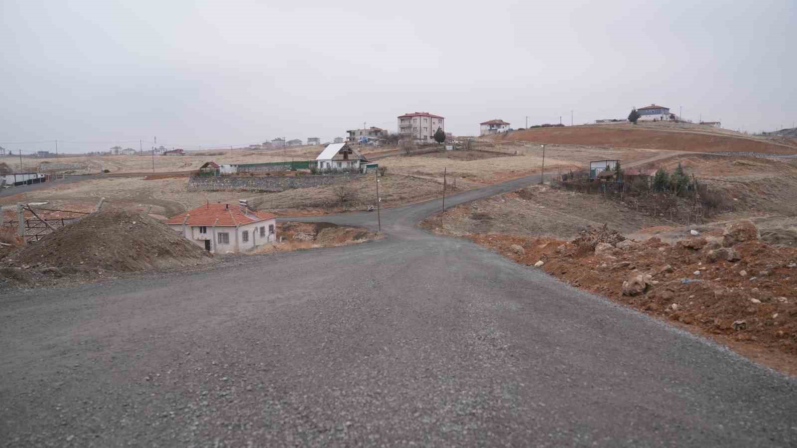 Kıraç Mahallesi’nde yol çalışmaları tamamlandı
