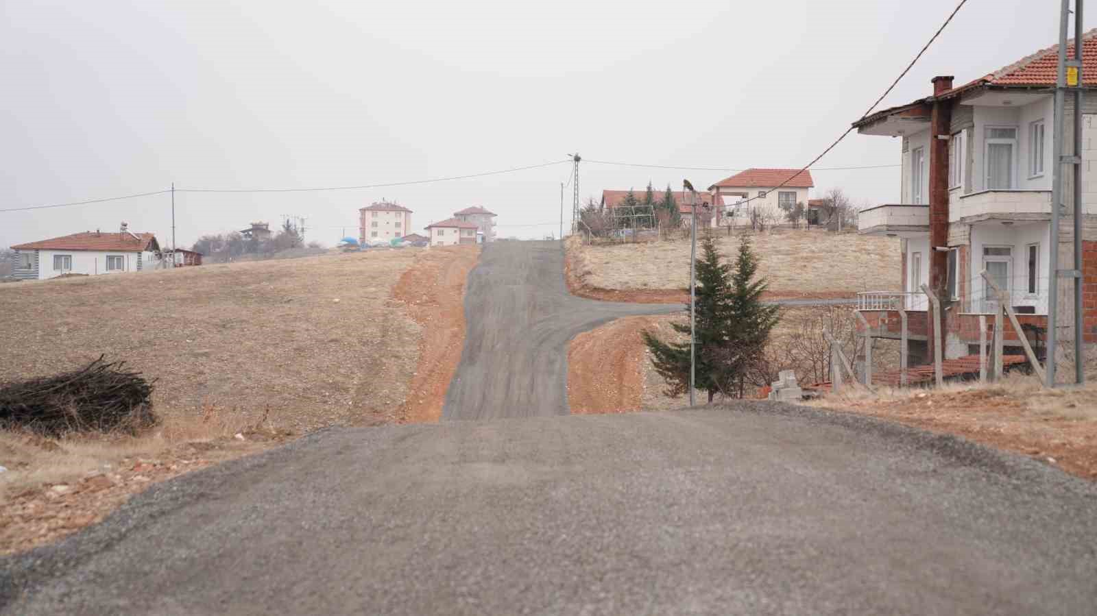 Kıraç Mahallesi’nde yol çalışmaları tamamlandı
