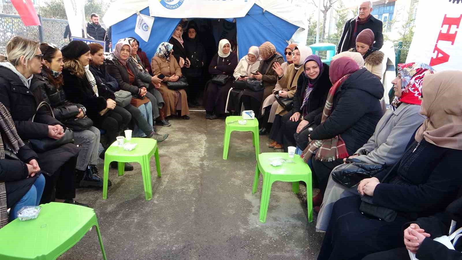 Kadın Komite Başkanı Ayhan’dan işten çıkarılan işçilere destek
