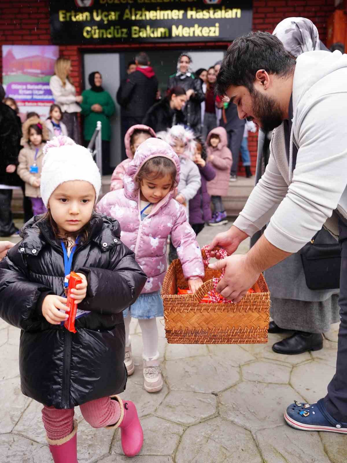 Minik kalpler, çınarların gölgesinde
