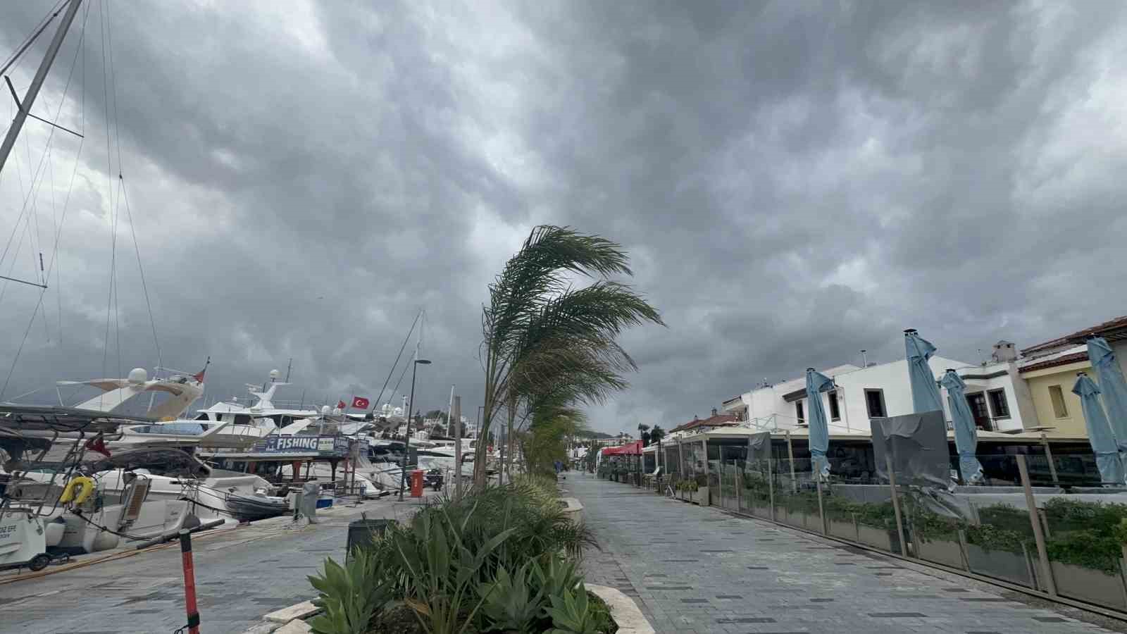 Marmaris’te yağışlı hava etkisini sürdürüyor
