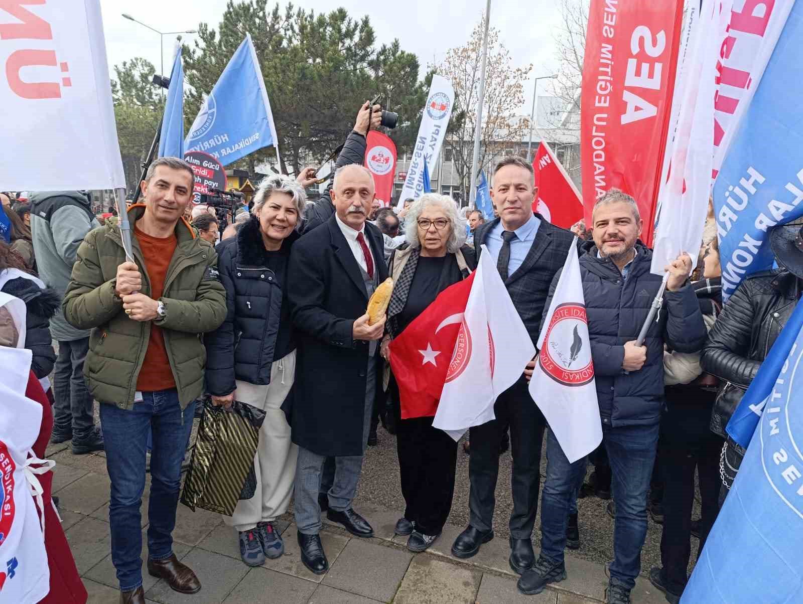 ÜNİPERSEN’den iş bırakma eylemi
