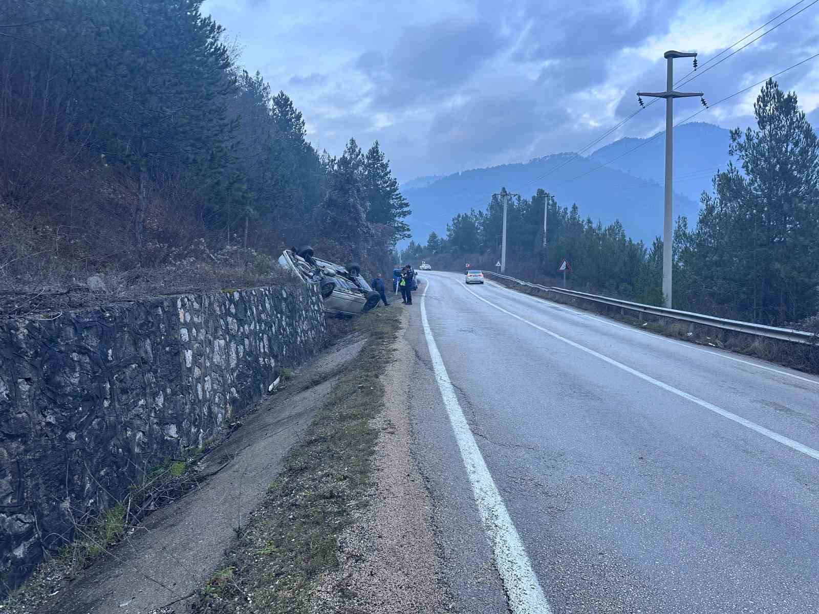 Trafik kazalarında 3 kişi yaralandı
