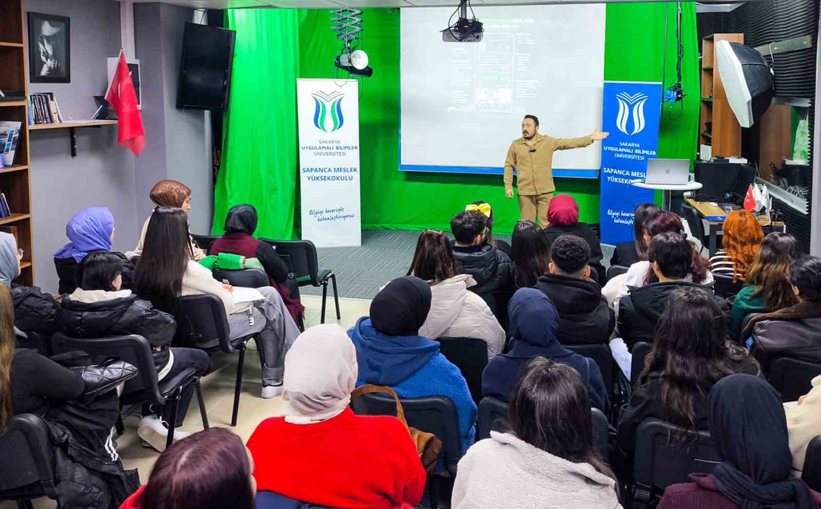 Sosyal medya yönetiminin inceliklerini öğrendiler
