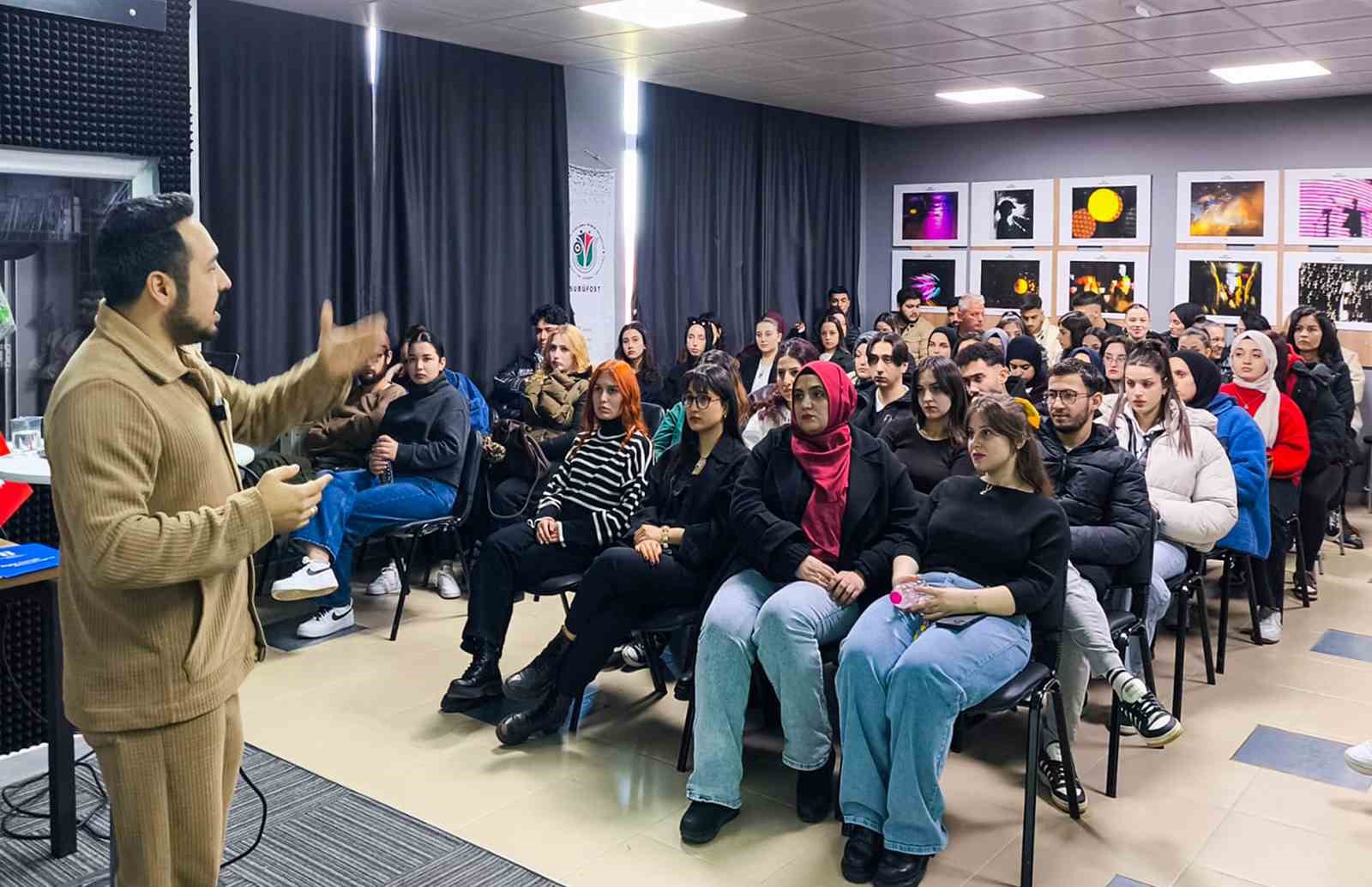 Sosyal medya yönetiminin inceliklerini öğrendiler
