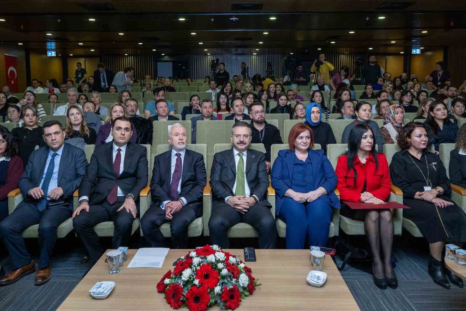 Eskişehir Şehir Hastanesi, tüm bloklarıyla akredite olan ilk şehir hastanesi oldu
