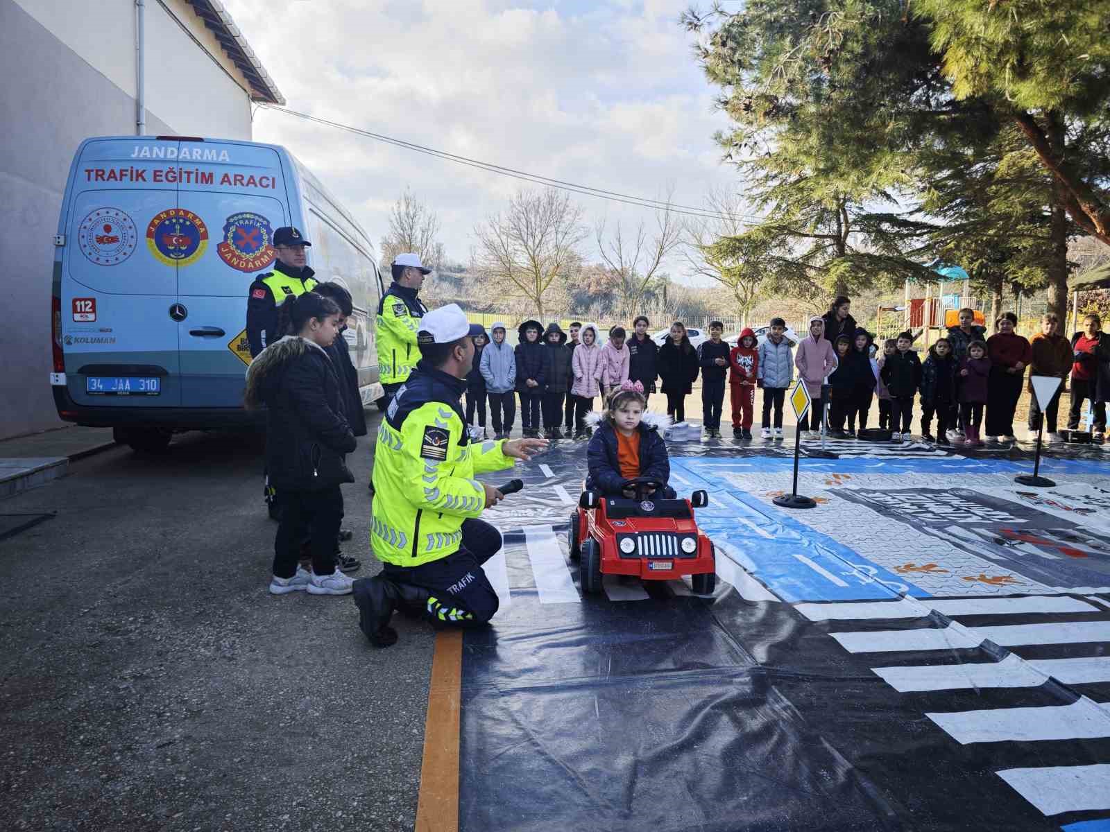 Öğrencilere trafik eğitimi
