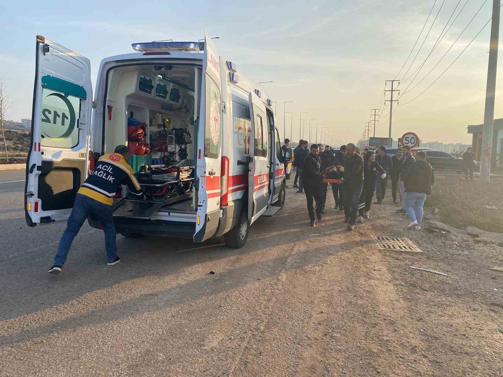 Diyarbakır’da otomobil takla attı: 3 yaralı
