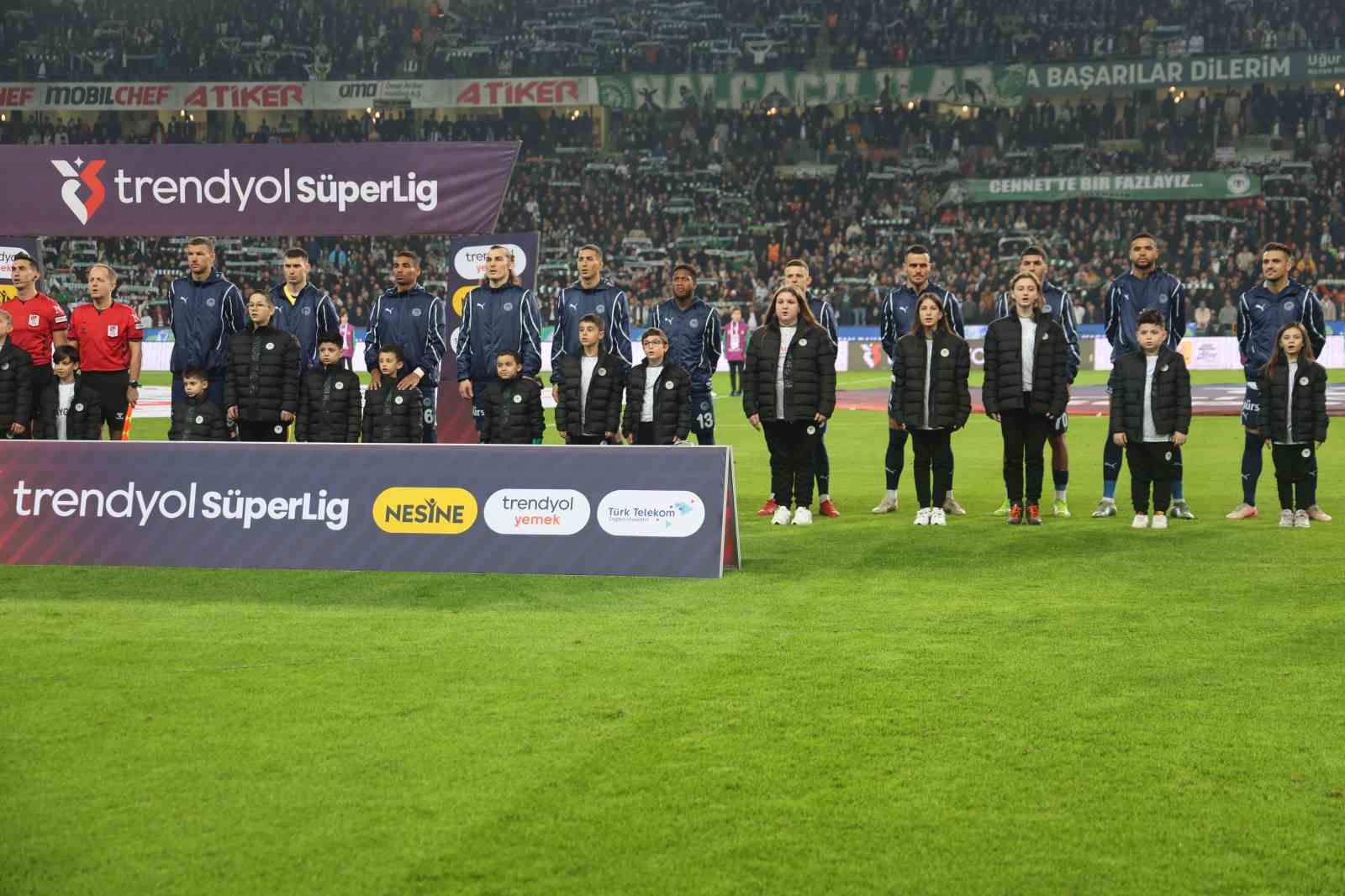 Trendyol Süper Lig: Konyaspor: 1 - Fenerbahçe: 1 (Maç devam ediyor)
