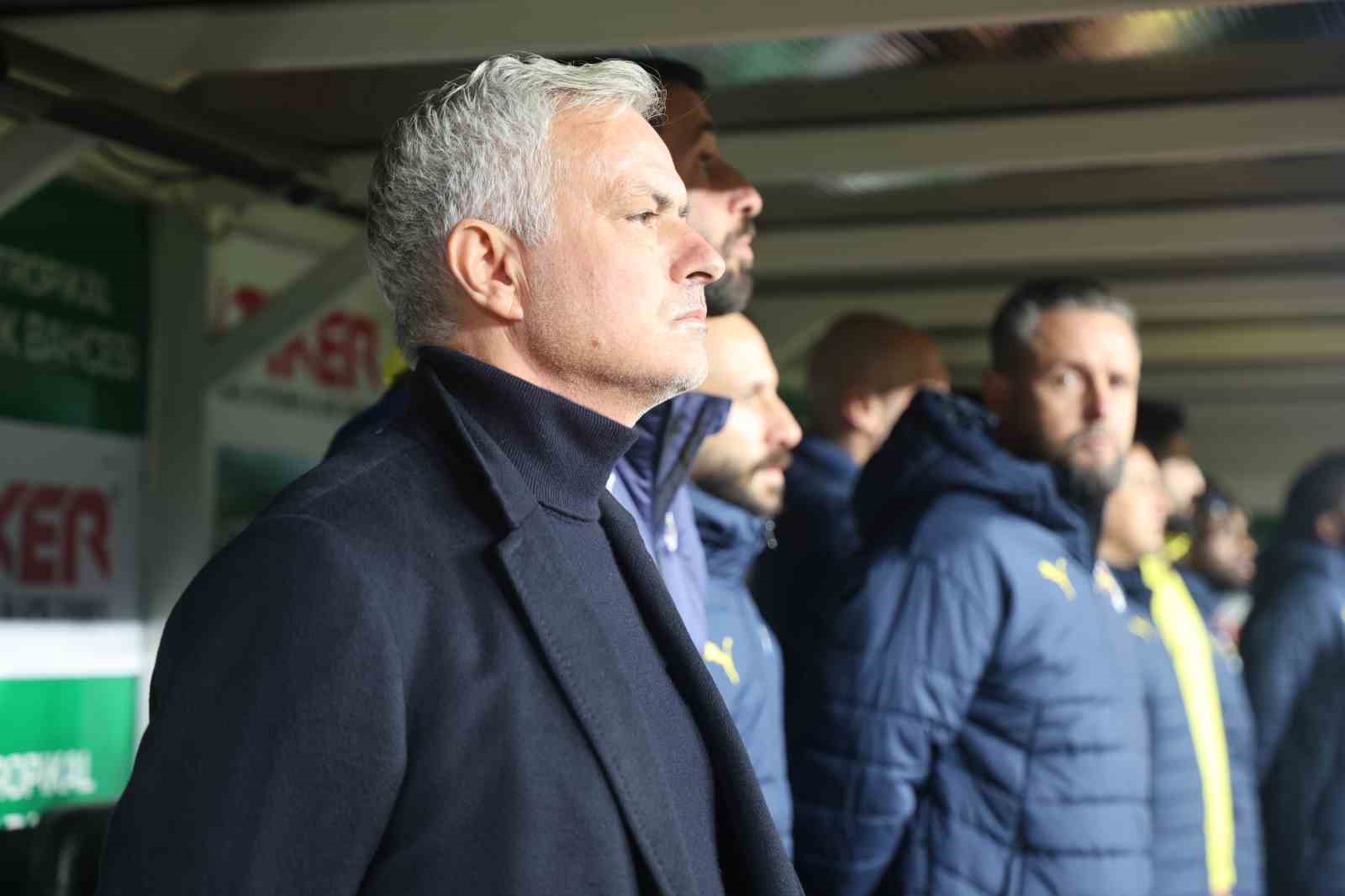 Trendyol Süper Lig: Konyaspor: 1 - Fenerbahçe: 1 (Maç devam ediyor)
