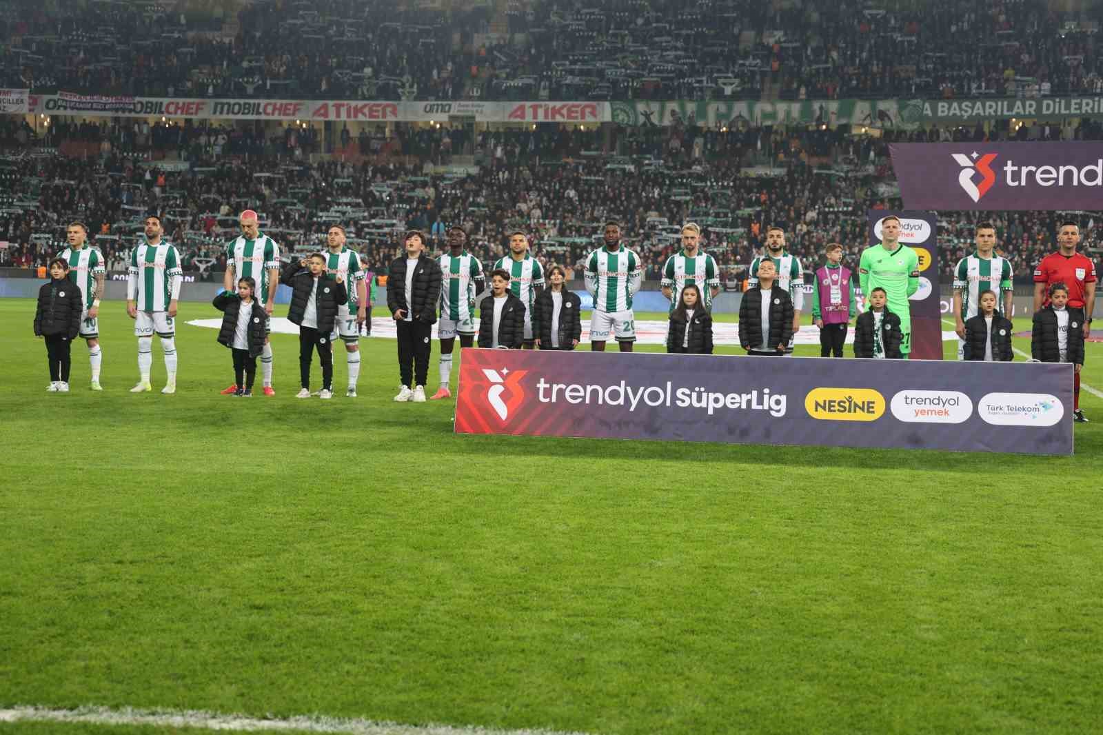 Trendyol Süper Lig: Konyaspor: 1 - Fenerbahçe: 1 (Maç devam ediyor)
