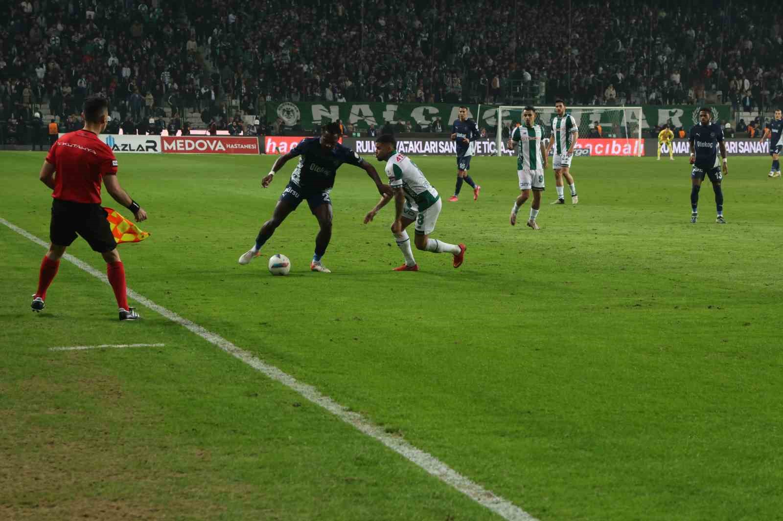 Trendyol Süper Lig: Konyaspor: 2 - Fenerbahçe: 3 (Maç sonucu)
