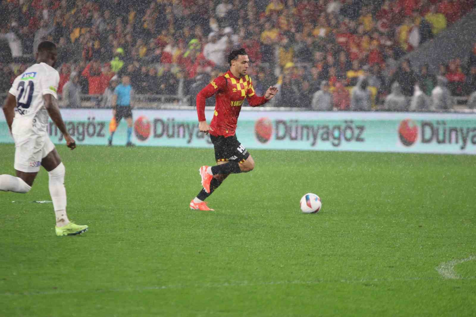 Trendyol Süper Lig: Göztepe: 5 - Kasımpaşa: 0 (Maç sonucu)
