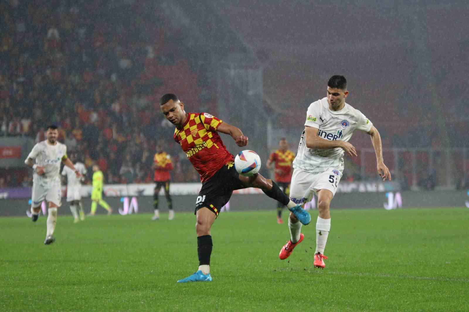 Trendyol Süper Lig: Göztepe: 5 - Kasımpaşa: 0 (Maç sonucu)
